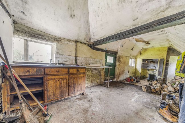 Tappington Hall Farm, Canterbury Road, Denton, Kent, CT4 6RG 6