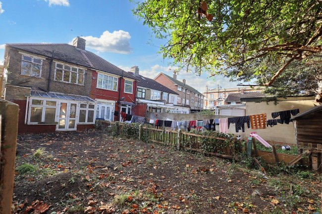 615 Barking Road, East Ham, London, E6 2LW 8