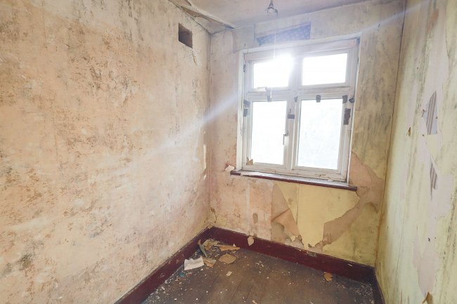 615 Barking Road, East Ham, London, E6 2LW 8