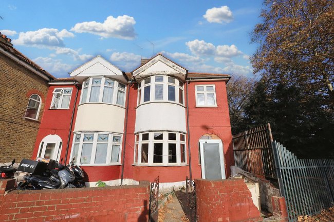 615 Barking Road, East Ham, London, E6 2LW 8