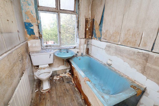 615 Barking Road, East Ham, London, E6 2LW 8