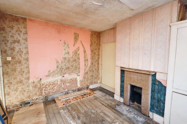 615 Barking Road, East Ham, London, E6 2LW 8