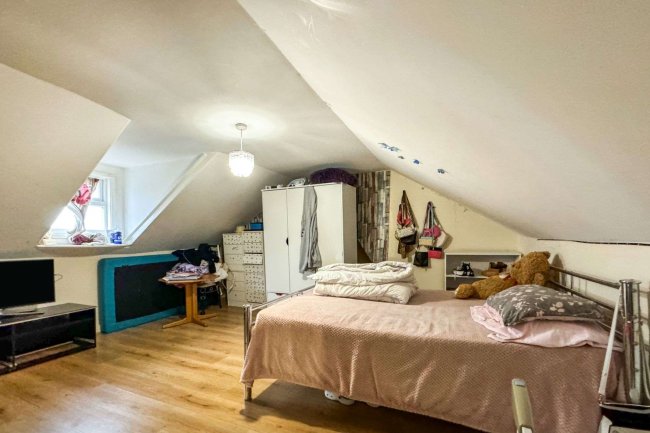 11 Guildhall Street, Folkestone, CT20 1EA 9