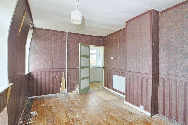 1 Slater Road, Pewsey, Wiltshire, SN9 5EE 10