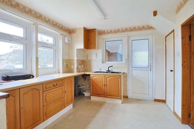 1 Slater Road, Pewsey, Wiltshire, SN9 5EE 10