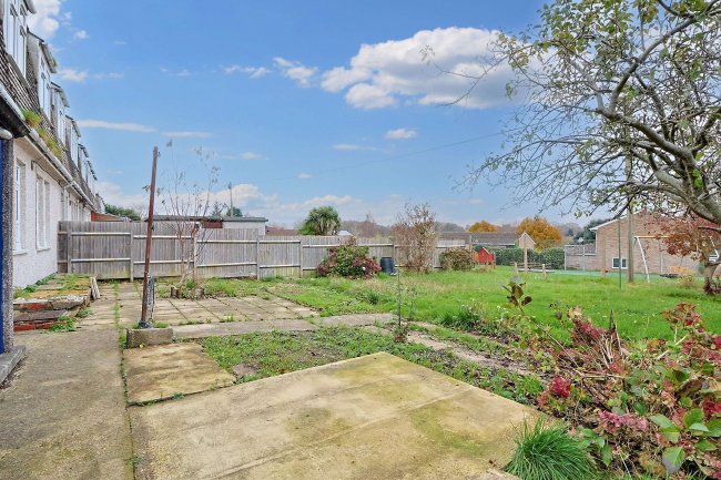 1 Slater Road, Pewsey, Wiltshire, SN9 5EE 10