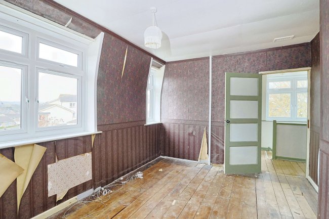 1 Slater Road, Pewsey, Wiltshire, SN9 5EE 10