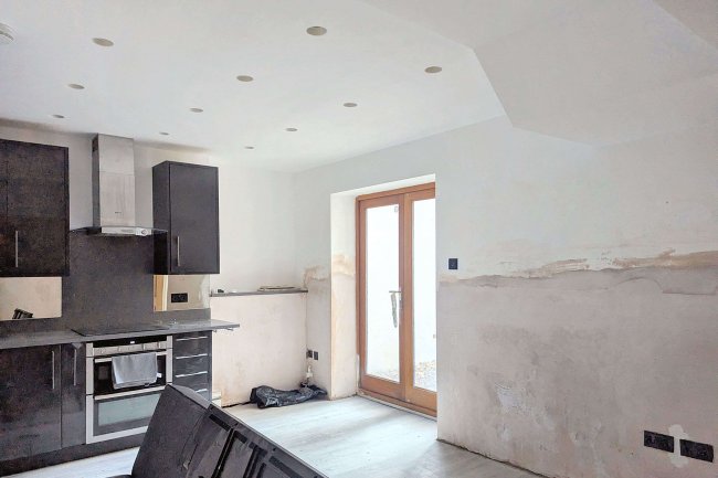 263A Ladbroke Grove, London W10 6HF 7