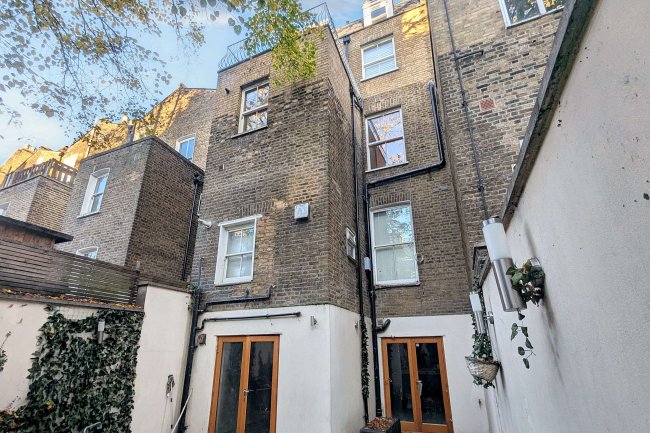 263A Ladbroke Grove, London W10 6HF 7