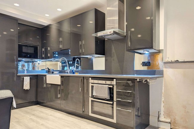 263A Ladbroke Grove, London W10 6HF 7