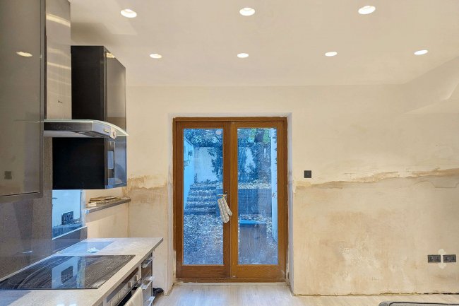 263A Ladbroke Grove, London W10 6HF 7