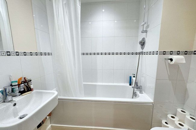 Flat 15, Bracknell Court, 4 Lady Bracknell Mews, Birmingham, B31 2FD 1