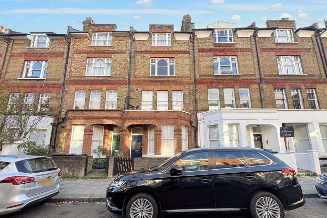 8B Gascony Avenue, Brondesbury, London NW6 4NA 1