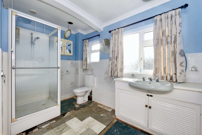 36 Tilstock Crescent, Shrewsbury, Shropshire, SY2 6HJ 8