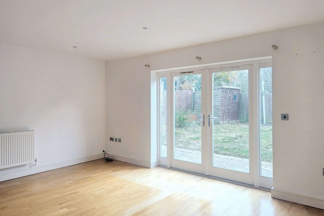 1 Rossiter Close, Norwood, London, SE19 3BB 3