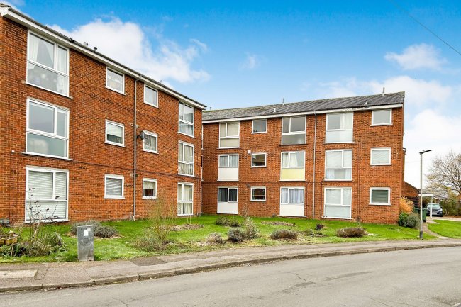 27 Hardwicke Place, London Colney, St Albans, AL2 1PX 2