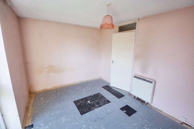 27 Hardwicke Place, London Colney, St Albans, AL2 1PX 2