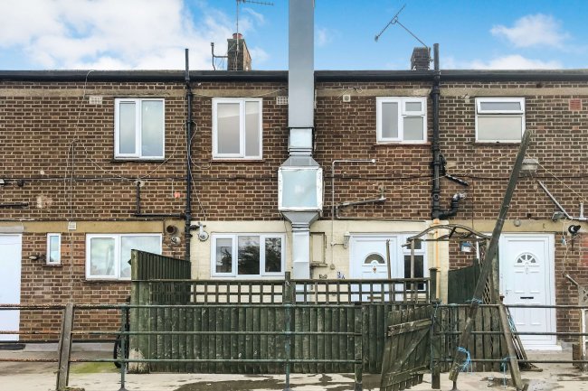 3 Clockhouse Lane, Romford RM5 3PH 2