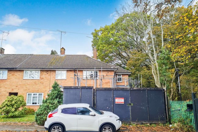 10 Saxon Close, Brentwood, Essex CM13 2EU 1