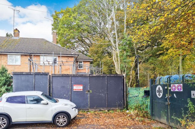 10 Saxon Close, Brentwood, Essex CM13 2EU 1