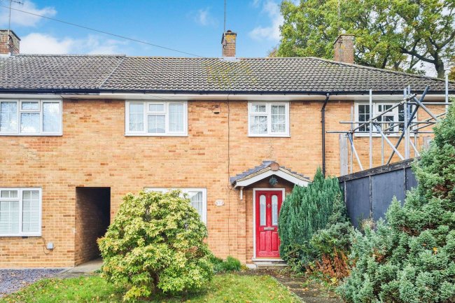 8 Saxon Close, Brentwood, Essex CM13 2EU 10