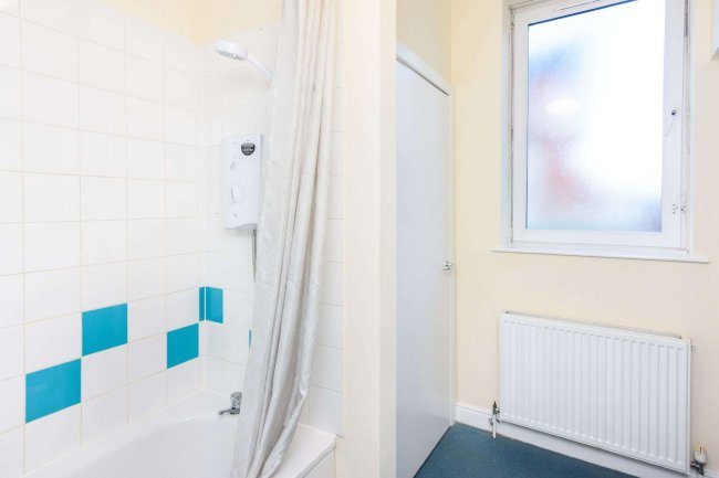 2 Hoxton Road, Scarborough, YO12 7ST 5