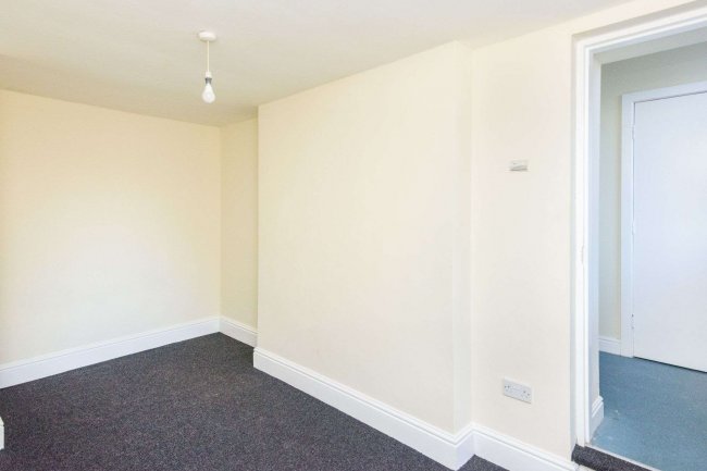 2 Hoxton Road, Scarborough, YO12 7ST 5