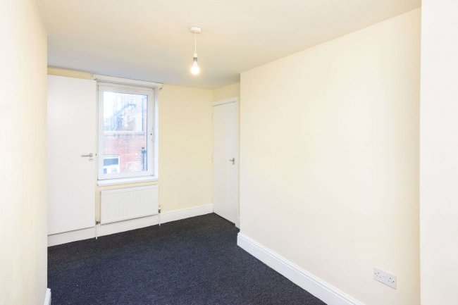 2 Hoxton Road, Scarborough, YO12 7ST 5