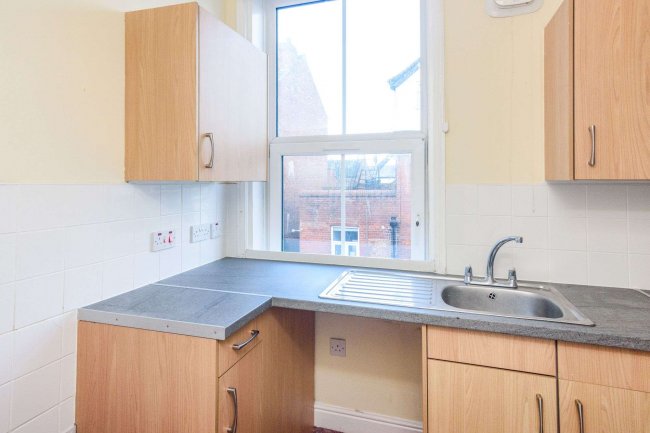 2 Hoxton Road, Scarborough, YO12 7ST 5