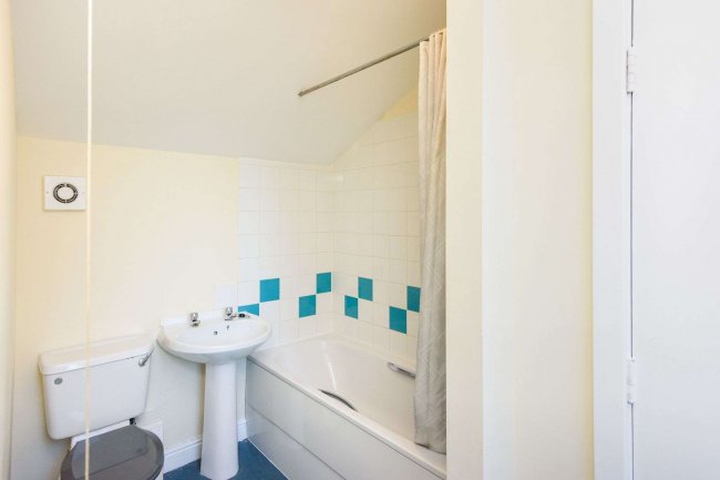 2 Hoxton Road, Scarborough, YO12 7ST 5