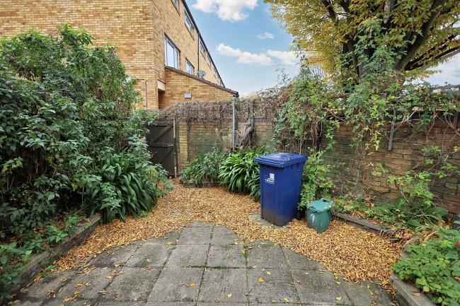 1 Bradbury Close, Southall, Middlesex, UB2 4JZ 10