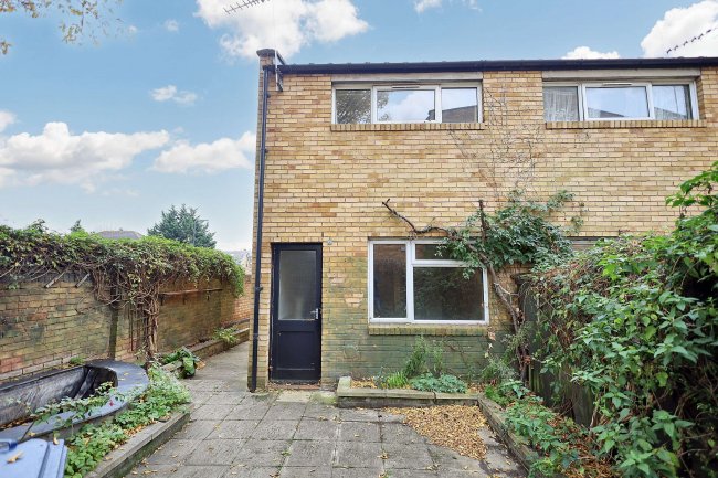 1 Bradbury Close, Southall, Middlesex, UB2 4JZ 10