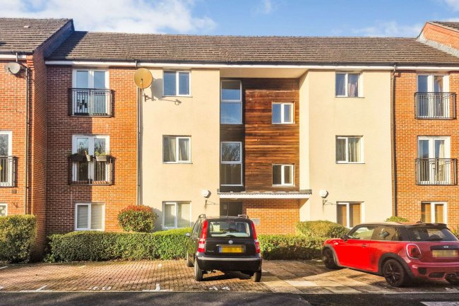 44 Skippetts Gardens, Basingstoke, Hampshire, RG21 3BY 7