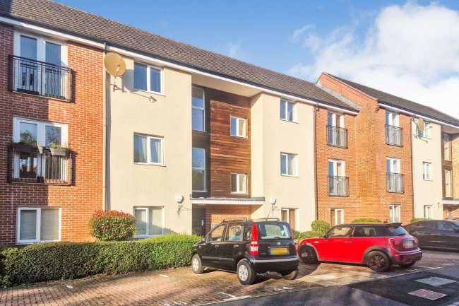 44 Skippetts Gardens, Basingstoke, Hampshire, RG21 3BY 7