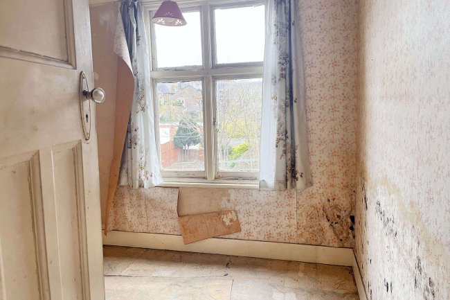 406 Hanworth Road, Hounslow TW3 3SN 2