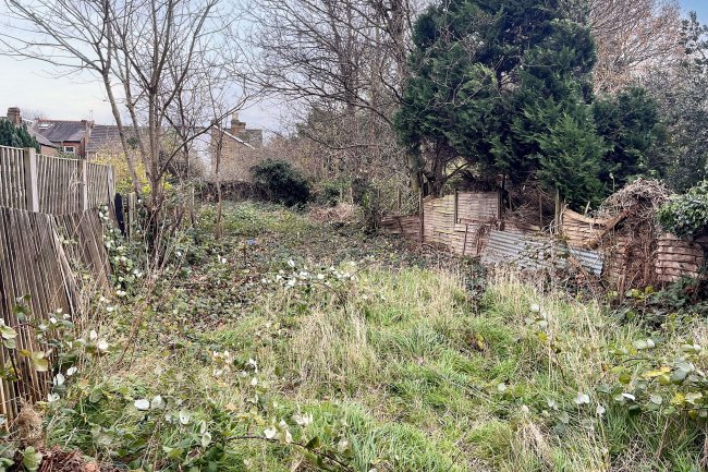 406 Hanworth Road, Hounslow TW3 3SN 2