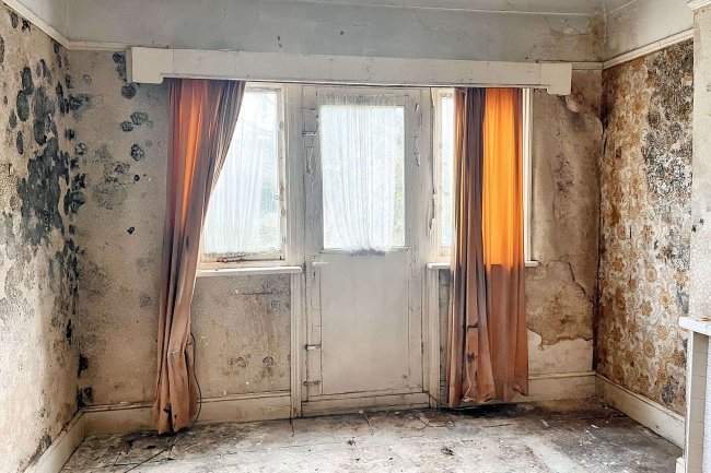 406 Hanworth Road, Hounslow TW3 3SN 2