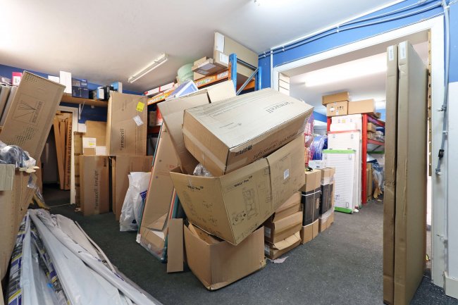 373-375 Durnsford Road, London SW19 8EF 9