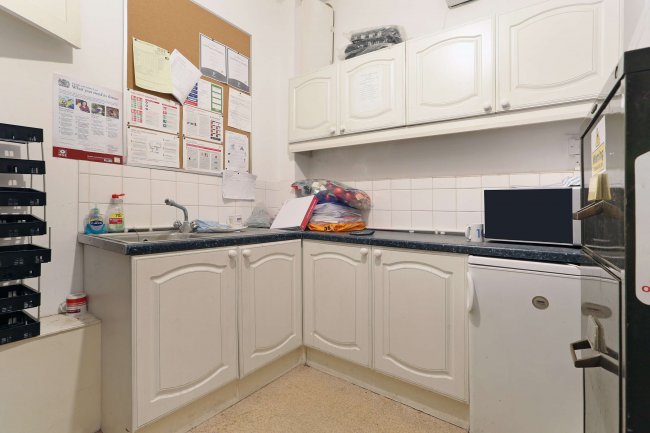 373-375 Durnsford Road, London SW19 8EF 9