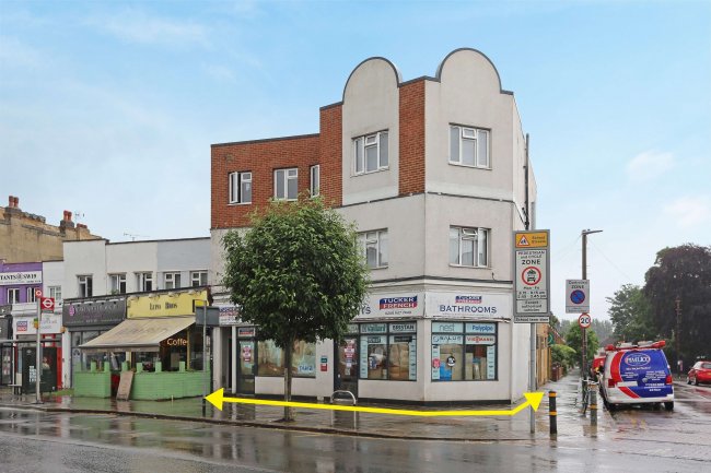 373-375 Durnsford Road, London SW19 8EF 9