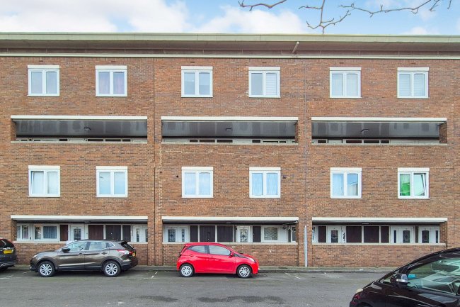 33 Waverley Road, Tottenham, N17 0PA 4