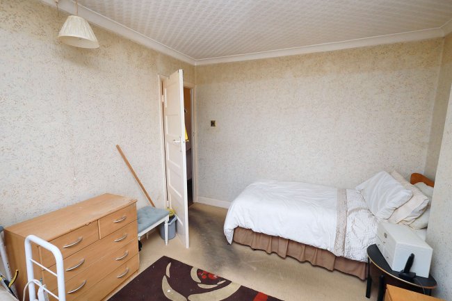 7 Middleton Avenue, Greenford, Middlesex, UB6 8BA 7