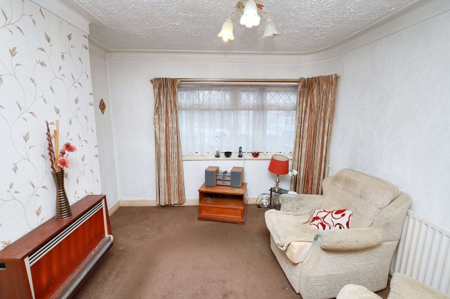 7 Middleton Avenue, Greenford, Middlesex, UB6 8BA 7