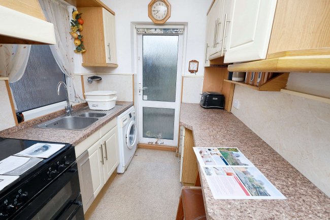 7 Middleton Avenue, Greenford, Middlesex, UB6 8BA 7