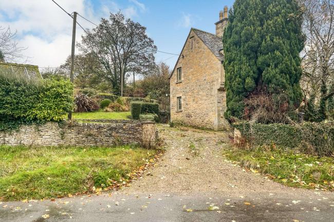 The Bank, Great Rissington, Cheltenham, Gloucestershire, GL54 2LP 10