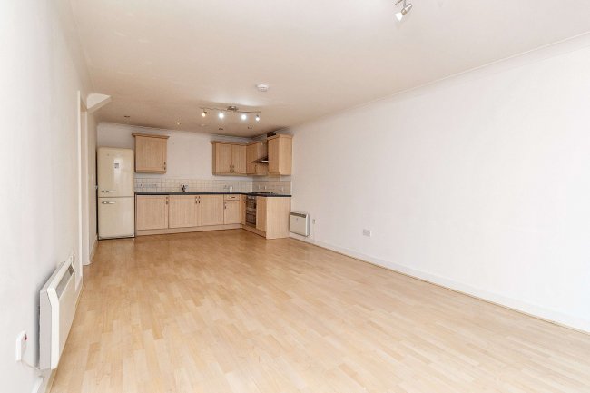 Flat 35, Tower Court, London Road, Stoke On Trent,  ST5 1LT 6