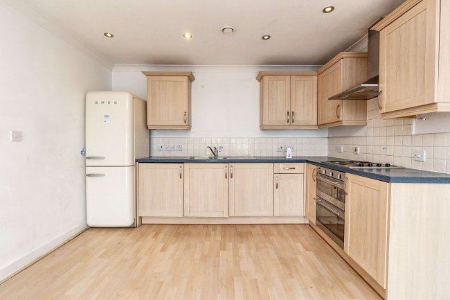 Flat 35, Tower Court, London Road, Stoke On Trent,  ST5 1LT 6