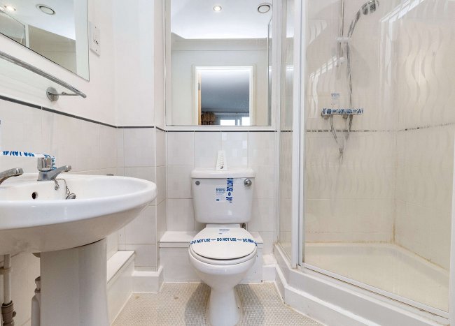 Flat 35, Tower Court, London Road, Stoke On Trent,  ST5 1LT 6