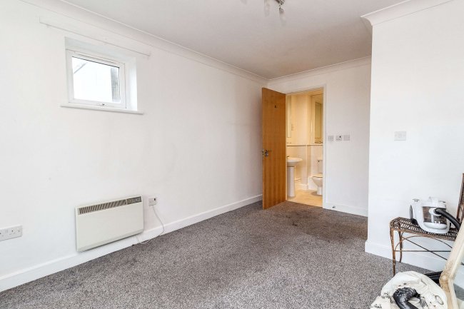 Flat 35, Tower Court, London Road, Stoke On Trent,  ST5 1LT 6