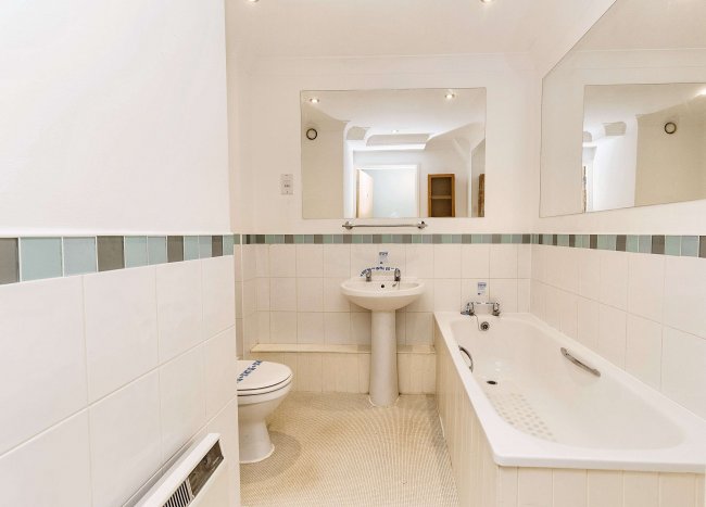 Flat 35, Tower Court, London Road, Stoke On Trent,  ST5 1LT 6